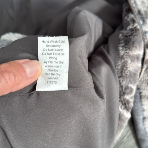 CAbi Faux fur jacket size medium - Picture 3 of 7